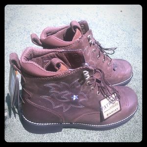 W. Sz 11. Ariat Fat Baby’s. NWT